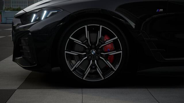 BMW i4 eDrive40 Gran Coupé M Sport / Adaptieve LED / Active Cruise Control / Comfort Access / Parking Assistant / Live Cockpit Plus / Stoelverwarming