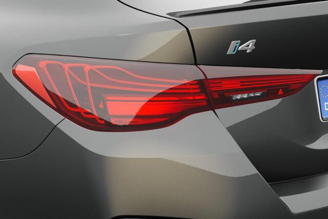 BMW i4 eDrive35 M Sport Edition | M Sport Pro | Comfort Pack | Elektrisch bediend glazen schuif-/kanteldak