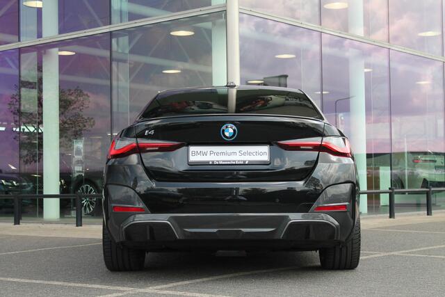 BMW i4 eDrive35 M Sport / Active Cruise Control / Stuurverwarming / Live Cockpit Plus / Parking Assistant / Widescreen Display