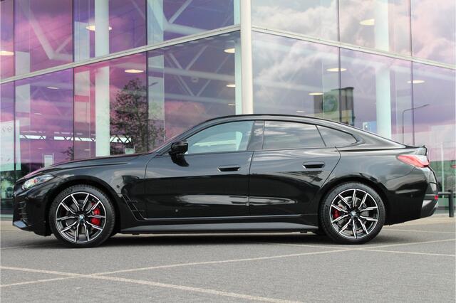 BMW i4 eDrive35 M Sport / Active Cruise Control / Stuurverwarming / Live Cockpit Plus / Parking Assistant / Widescreen Display