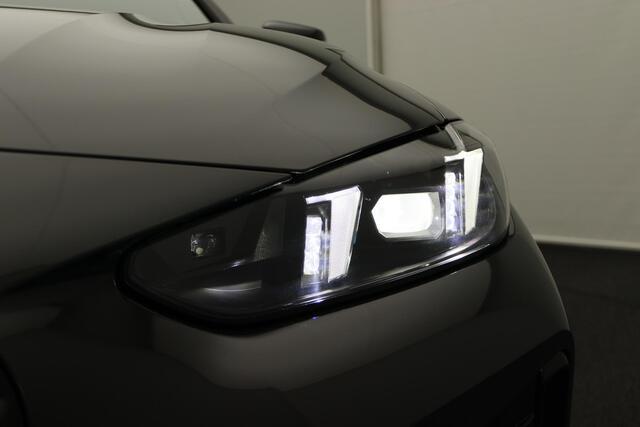 BMW i4 eDrive35 M Sportpakket Pro | Innovation Pack | Comfort Pack | Stuurwielrand Verwarmd | Comfort Access | Elektrisch Verstelbare Sportstoelen | Driving Assistant Professional | DAB | Harman Kardon | 19''