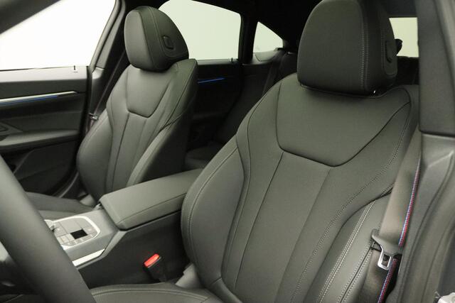 BMW i4 eDrive35 M Sportpakket Pro | Innovation Pack | Comfort Pack | Stuurwielrand Verwarmd | Comfort Access | Elektrisch Verstelbare Sportstoelen | Driving Assistant Professional | DAB | Harman Kardon | 19''