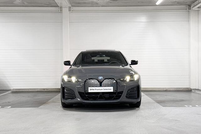 BMW i4 eDrive35 | M-Sport Pro | Comfort Pack | Active Cruise Control | Hifi System | Schuif-/kanteldak | Comfort Access | Trekhaak