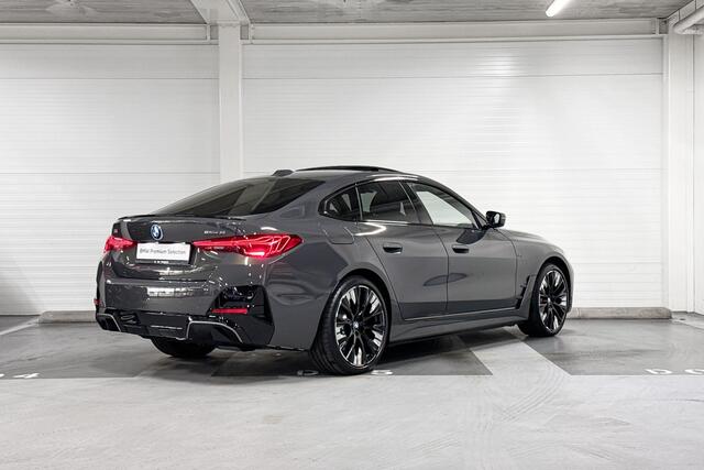 BMW i4 eDrive35 | M-Sport Pro | Comfort Pack | Active Cruise Control | Hifi System | Schuif-/kanteldak | Comfort Access | Trekhaak