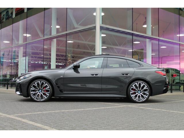 BMW i4 M50 High Executive / Schuif-kanteldak / Trekhaak / Laserlight / M Sportstoelen / Adaptief M Onderstel / Parking Assistant Plus / Driving Assistant Professional