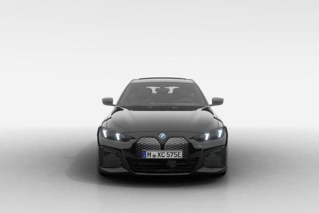 BMW i4 eDrive35 M Sport Edition | M Sport Pro | Comfort Pack | Stuurwielrand verwarmd