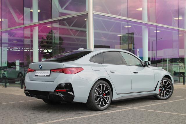 BMW i4 eDrive35 Gran Coupé M Sport / Achteruitrijcamera / Adaptieve LED / Active Cruise Control / Comfort Access / Stoelverwarming / Live Cockpit Plus