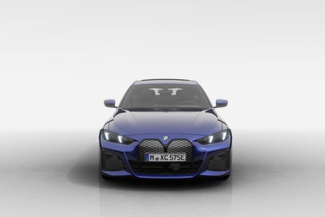 BMW i4 eDrive40 M Sport Edition | M Sport Pro | Comfort Pack | Active Cruise Control | Elektrisch bediend glazen schuif-/kanteldak