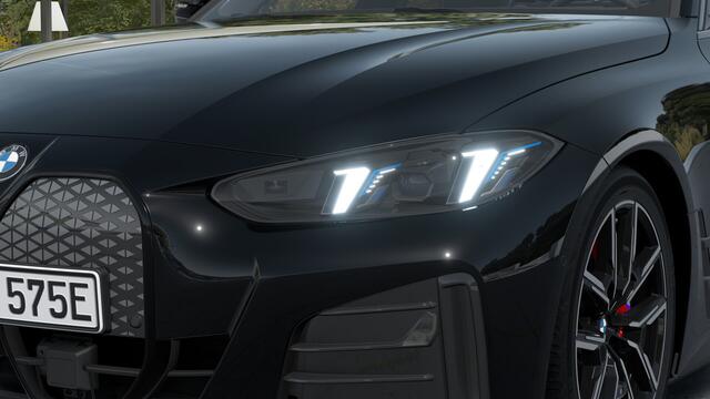 BMW i4 eDrive35 M Sport / Achteruitrijcamera / Adaptieve LED / Active Cruise Control / Parking Assistant / Comfort Access / Stoelverwarming