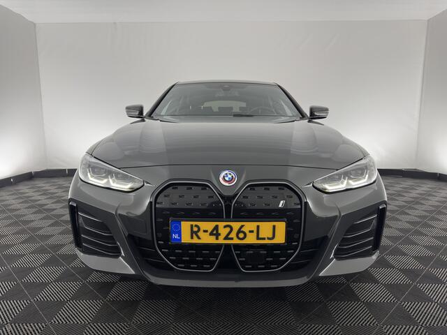 BMW i4 eDrive40 84 kWh M-Sportpack [ 3-Fase ] (INCL-BTW) *LEATHER-MICROFIBRE | FULL-LED | ADAPTIVE-CRUISE | WIDE-SCREEN-DIGI-COCKPIT | DAB+ | CAMERA | AMBIENT-LIGHT | CARPLAY | SPORT-SEATS | 18''ALU*