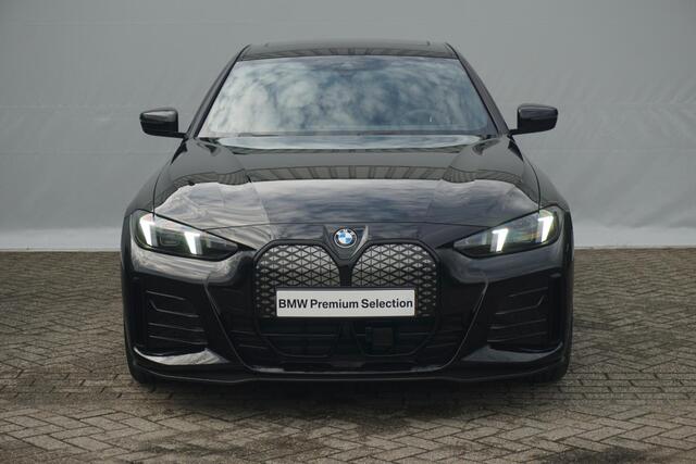 BMW i4 eDrive40 M Sport Pro | Elektrisch schuif-kanteldak / Memory Stoelen / Harman Kardon / Comfort Access / Stoel & Stuurwiel verwarming