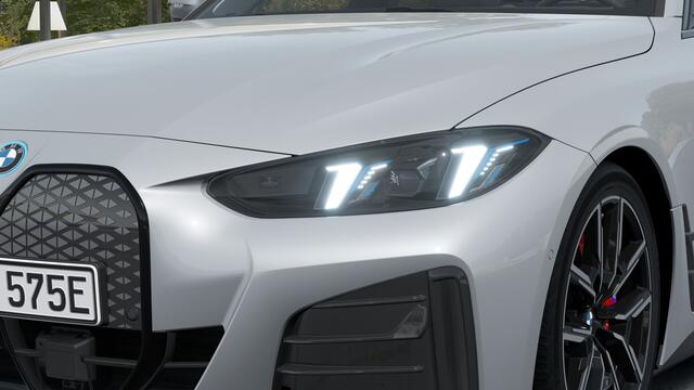 BMW i4 eDrive40 Gran Coupé M Sport / Schuif-kanteldak / Achteruitrijcamera / Comfort Access / Adaptieve LED / Active Cruise Control / Stuurverwarming