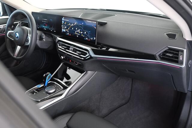 BMW i4 eDrive40 84 kWh / Navigatie / Carplay / LED / Camera
