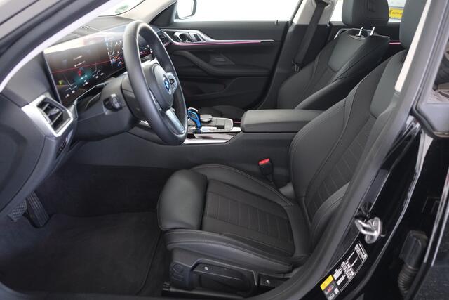 BMW i4 eDrive40 84 kWh / Navigatie / Carplay / LED / Camera