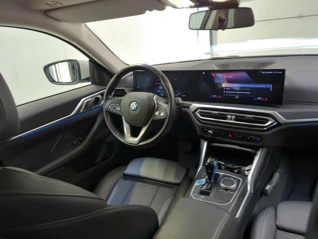 BMW i4 eDrive40 84 kWh | Trekhaak | Navi | Camera |
