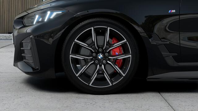 BMW i4 eDrive35 Gran Coupé M Sport / Schuif-kanteldak / Achteruitrijcamera / Adaptieve LED / Active Cruise Control / Live Cockpit Plus / Comfort Access