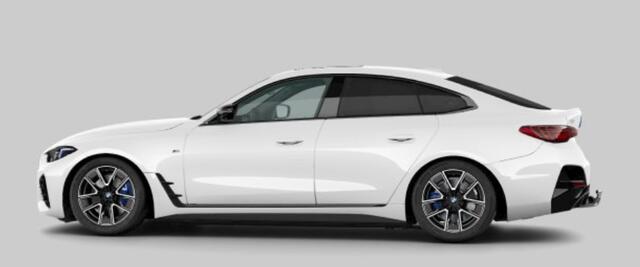 BMW i4 eDrive40 84 kWh M Sport - Trekhaak - Elektrisch verwarmde voorstoelen - Active Cruise Control - Getinte Ruiten - Comfort Access - Hifi - Ambiance verlichting - Live Cockpit Professional - IconicSounds Electric -