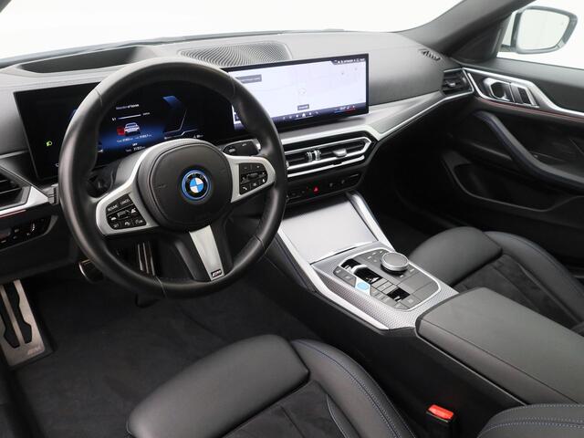 BMW i4 eDrive40 M Sport Edition 84 kWh | SCHUIFDAK | ADAPTIVE | KEYLESS | HUD | STOELVERW.