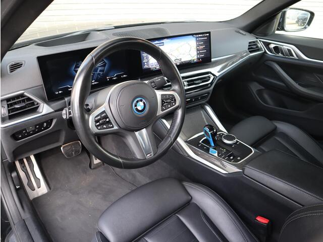 BMW i4 eDrive40 M Sport High Executive 84 kWh / Glasdak / Sfeerverlichting