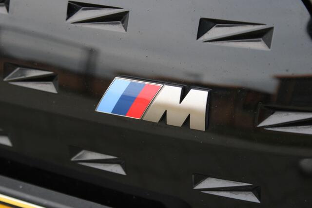 BMW i4 M50 High Executive 84 kWh | Incl. 12 maanden garantie | Assisted driving | Climate control | 360° camera | Uitklapbare trekhaak | Stoel/stuurverwarming | Head-up display | Schuif/kantel dak |