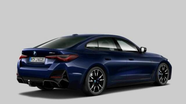 BMW i4 M50 High Executive 84 kWh Driving Assistant Professional - Elektrisch verwarmde/Verstelbare voorstoelen - Harman Kardon - BMW Laserlight - Comfort Access - Parking Assistant Plus - Stuurwielrand verwarmd -