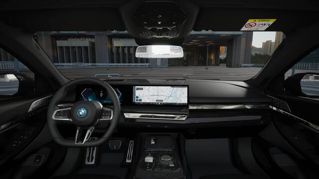BMW i5 Touring eDrive40 M Sport / Panoramadak / Trekhaak / Bowers & Wilkins / Stoelventilatie / Adaptieve LED / Parking Assistant Plus / Comfort Access