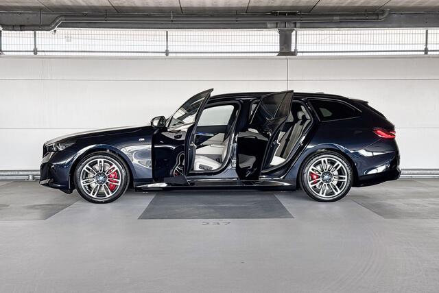 BMW i5 Touring eDrive40 M Sport Edition | M Sport Pro | Travel Pack | Comfort Pack