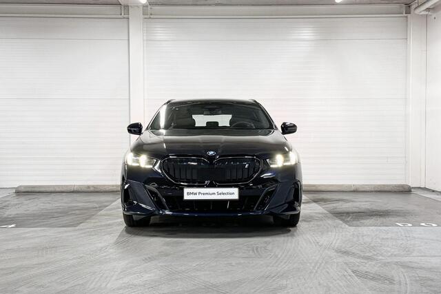 BMW i5 Touring eDrive40 | M-Sport Pro | Travel Pack | Innovation Pack | Comfort Pack | Driving Assistant Professional | Harman/Kardon | Comfort Access