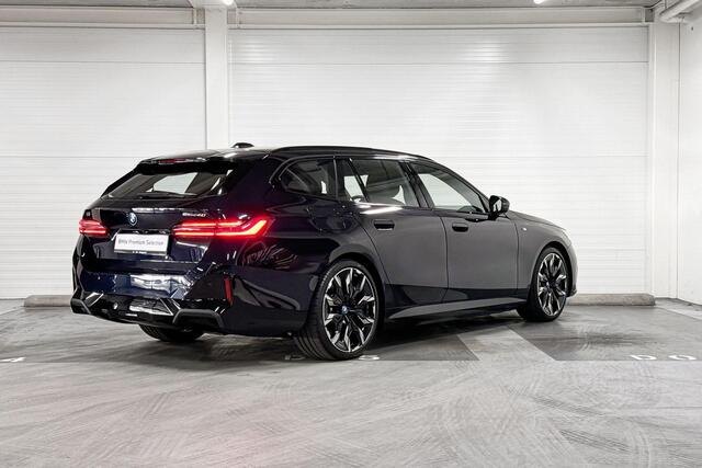 BMW i5 Touring eDrive40 | M-Sport Pro | Travel Pack | Innovation Pack | Comfort Pack | Driving Assistant Professional | Harman/Kardon | Comfort Access