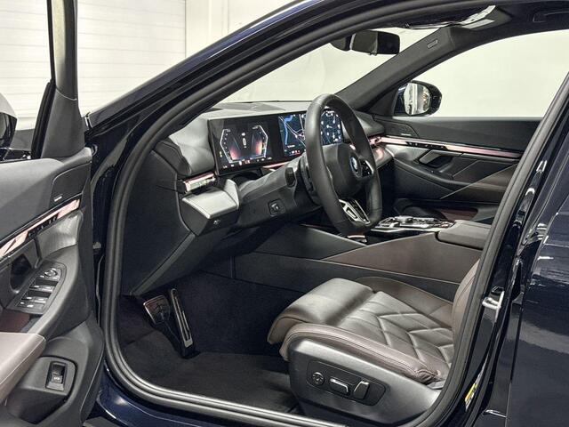 BMW i5 Touring eDrive40 | M-Sport Pro | Travel Pack | Innovation Pack | Comfort Pack | Driving Assistant Professional | Harman/Kardon | Comfort Access