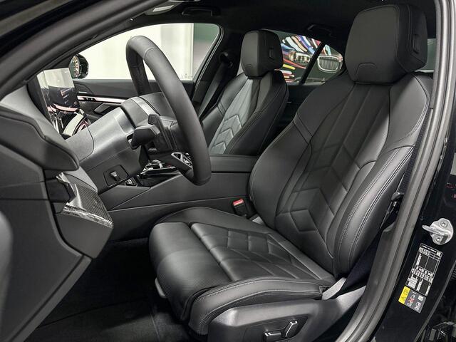 BMW i5 Sedan eDrive40 | M-Sport | Travel Pack | Comfort Pack | Driving Assistant Plus | Harman/Kardon | Comfort Access | Trekhaak