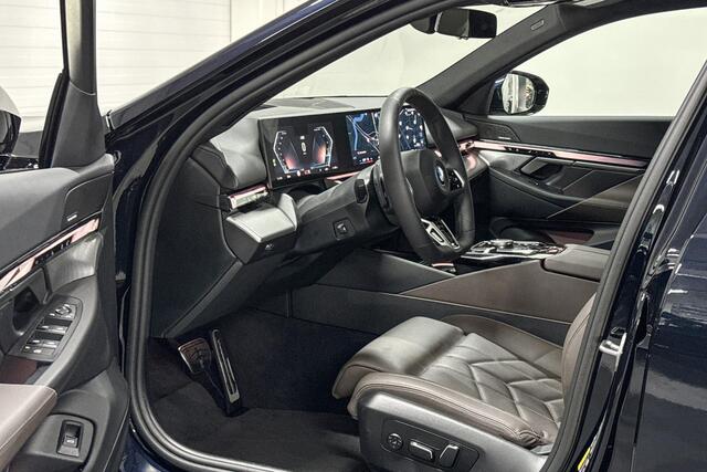 BMW i5 Touring eDrive40 | M-Sport Pro | Travel Pack | Innovation Pack | Comfort Pack | Driving Assistant Professional | Harman/Kardon | Comfort Access