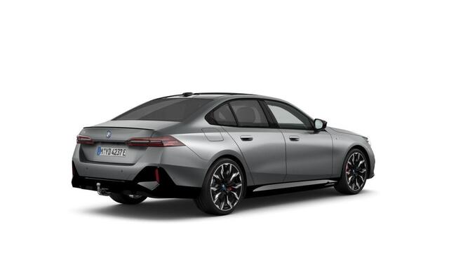 BMW i5 Sedan M60 xDrive | M Sportpakket Pro | Equipment Pack Pro | Travel Pack | Comfort Pack