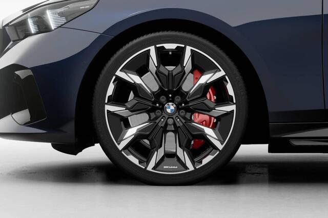 BMW i5 eDrive40 M Sport Edition | M Sport Pro | Innovation Pack | Travel Pack | Comfort Pack