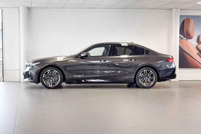 BMW i5 eDrive40 M Sport Edition 84 kWh | Stoelventilatie | Comfort Access | Harman Kardon | Trekhaak |