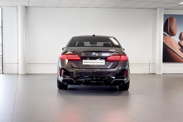 BMW i5 eDrive40 M Sport Edition 84 kWh | Stoelventilatie | Comfort Access | Harman Kardon | Trekhaak |