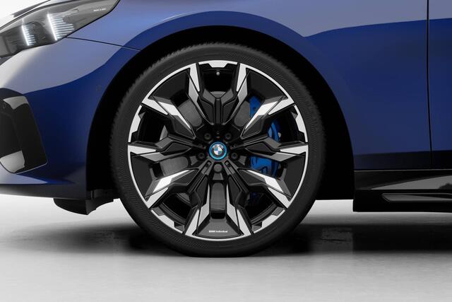 BMW i5 Sedan eDrive40 M Sport Edition 84 kWh | M Sportpakket Pro | Glazen panoramadak