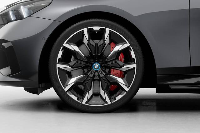 BMW i5 Sedan eDrive40 M Sport Edition 84 kWh | M Sportpakket Pro | Glazen panoramadak