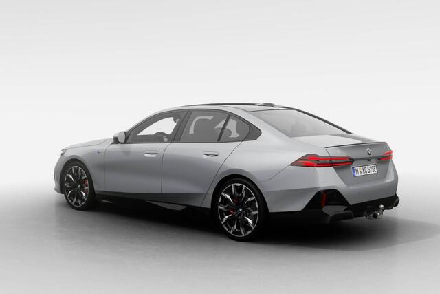 BMW i5 eDrive40 M Sport Edition | M Sport Pro | Innovation Pack | Travel Pack | Comfort Pack