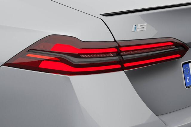 BMW i5 eDrive40 M Sport Edition | M Sport Pro | Innovation Pack | Travel Pack | Comfort Pack