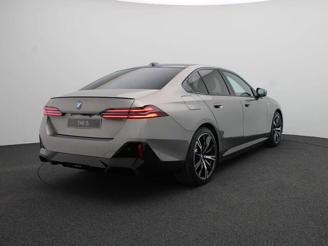 BMW i5 eDrive40 | M Sport Package | M Sport Package Pro | Equipment Package Pro | Travel Package | Comfort Package