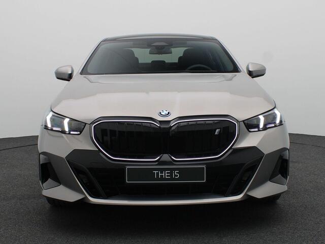 BMW i5 eDrive40 | M Sport Package | M Sport Package Pro | Equipment Package Pro | Travel Package | Comfort Package