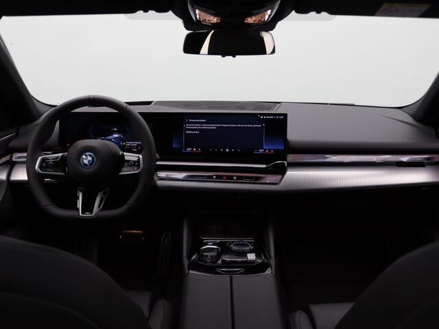 BMW i5 eDrive40 | M Sport Package | M Sport Package Pro | Equipment Package Pro | Travel Package | Comfort Package