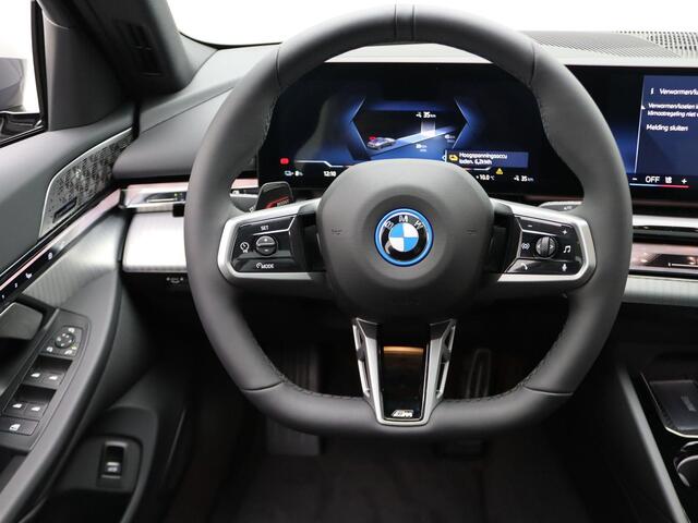 BMW i5 eDrive40 | M Sport Package | M Sport Package Pro | Equipment Package Pro | Travel Package | Comfort Package