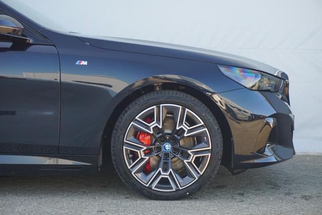 BMW i5 xDrive40 Touring | M Sportpakket Pro | Innovation Pack | Travel Pack | Comfort Pack