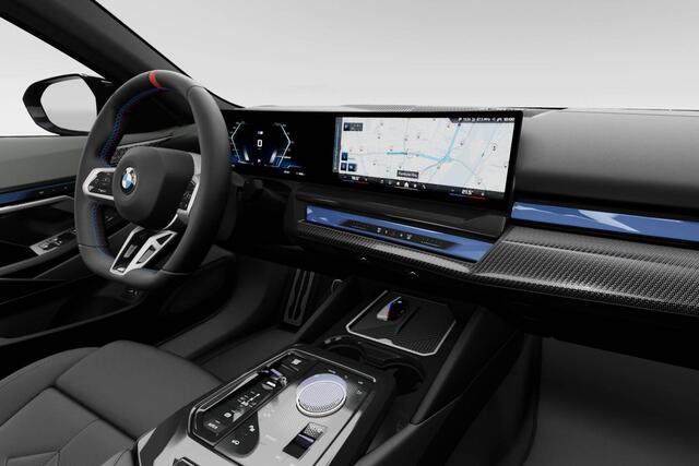 BMW i5 Touring M60 xDrive | M Sport Pro | Innovation Pack | Travel Pack | Comfort Pack | Bowers & Wilkins | Comfortstoelen | CraftedClarity