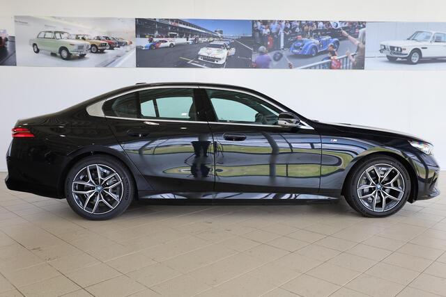 BMW i5 eDrive40 M Sportpakket | Comfortstoelen | Driving Assistant Plus