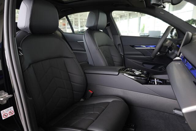 BMW i5 eDrive40 M Sportpakket | Comfortstoelen | Driving Assistant Plus