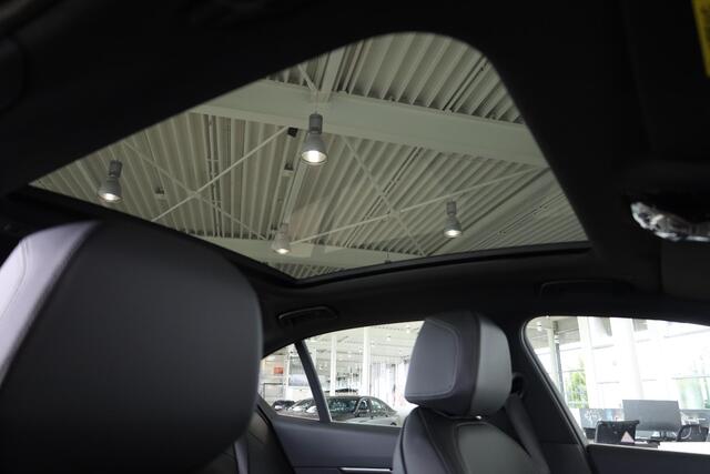 BMW i5 eDrive40 M Sportpakket | Comfortstoelen | Driving Assistant Plus