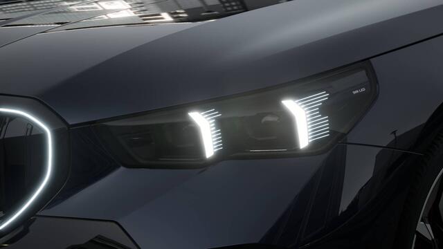 BMW i5 eDrive40 M Sport / Panoramadak / Adaptieve LED / Bowers & Wilkins / Stoelventilatie / Comfort Access / Parking Assistant Plus / Stuurverwarming